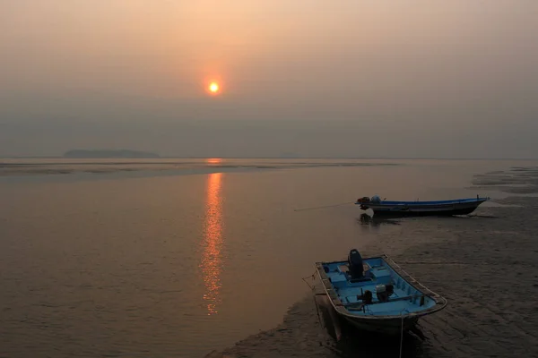 Sabahları gelgit düzlüğü.