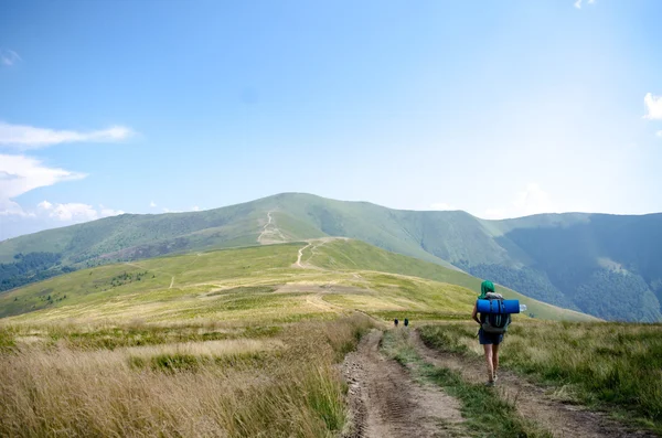 Single hikers in the mountain — Stock Photo, Image