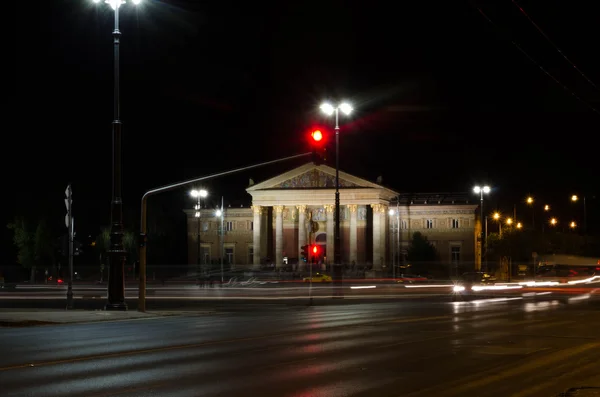 Operní dům na náměstí hrdinů v Budapešti, Maďarsko — Stock fotografie