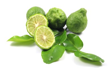 bergamot ve yaprak izole arka plan üzerinde grup.