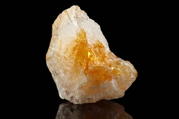 Citrino Mineral Pedra Macro Sobre Fundo Preto — Fotografia de Stock