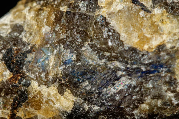 Macro Piedra Mineral Labradorita Sobre Fondo Negro Cerca —  Fotos de Stock
