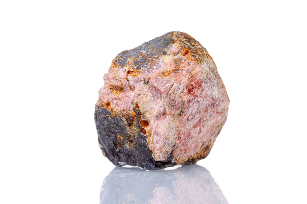 Macro Piedra Mineral Andalusita Sobre Fondo Blanco Cerca —  Fotos de Stock