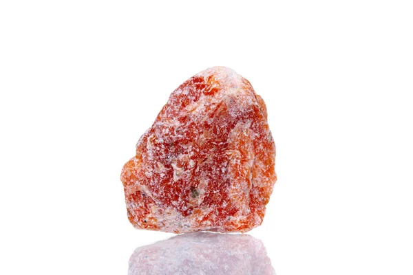 Makro Mineral Sten Apelsin Kalcitat Vit Bakgrund Närbild — Stockfoto