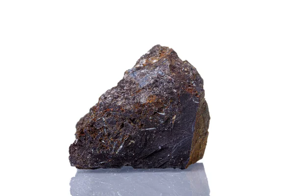 Macro Pedra Mineral Ilmenite Sobre Fundo Branco Close — Fotografia de Stock