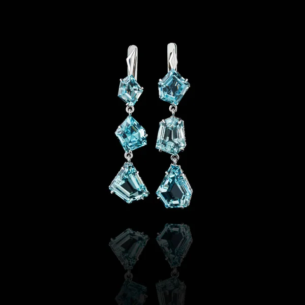 Belles Boucles Oreilles Avec Aigue Marine Diamants Sur Fond Noir — Photo