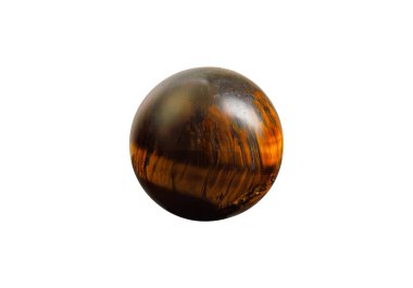 Beyaz izole edilmiş arka planda parlak bir Tiger Eye küresi, ipek gibi parlak ve parlak bir finişe sahip altın-kahverengi bantlar var. Dekor, meditasyon veya mineral koleksiyonu için ideal.