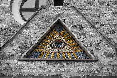 Kilisenin içinde bir mozaik ekleme