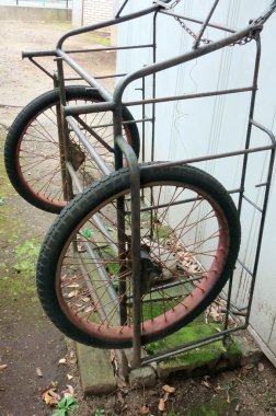 Eski arabaları tekerlekleri