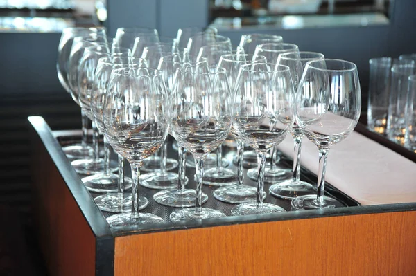 Elenco Bicchieri Vino Affilati Nella Sala Banchetti Nuziali — Foto Stock
