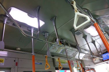 Asma kayış deseni, trenin içinde, tavan, tüp, ekipman, metal, ulaşım, yol, okul, tanıdık, kulp