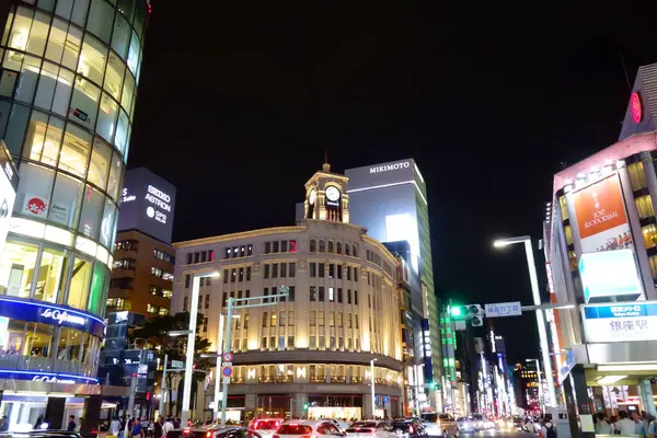 日本東京銀座4丁目 最も豪華な咲花街 夜景遠くの景色 — ストック写真