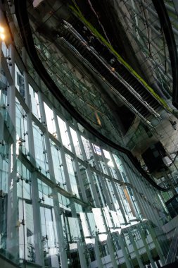 Shibuya, Tokyo, Japonya, 8 Temmuz 2025: Yenilenmiş kentsel alanlarda geleceğin modern mimarisi