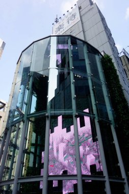 Shibuya, Tokyo, Japonya 8 Temmuz 2025: Yenilenmiş şehrin gelecekteki tasarım faktörü