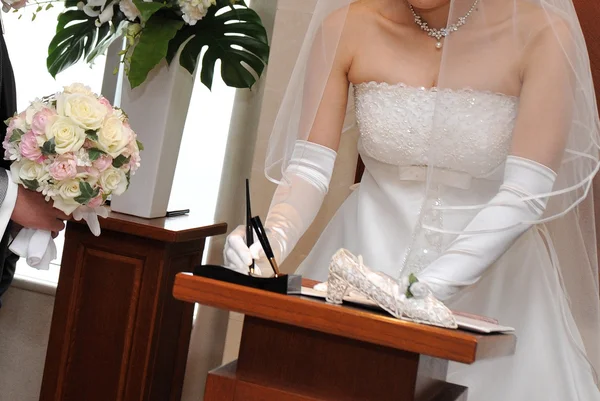 Wieczna miłość obraz kryształ, Suknie ślubne — Zdjęcie stockowe
