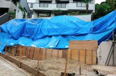 İnşaat için mavi kapak