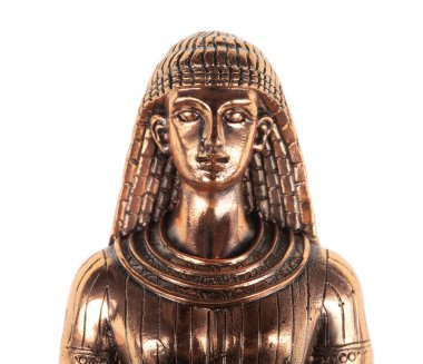 Beyaz arka planda izole edilmiş Mısırlı rahibe figürü
