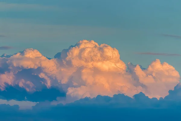 Pemandangan Indah Dari Awan Besar Langit — Stok Foto