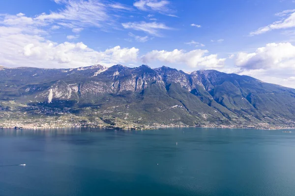从Tremosine俯瞰加尔达湖 — 图库照片