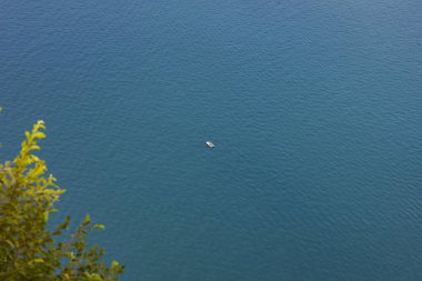 Tremosine 'den Garda Gölü manzarası