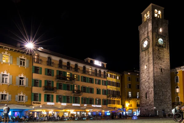 Riva Del Garda Itália 2021 Torre Cidade Torre Apponale Noite — Fotografia de Stock