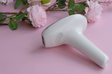 ev yapımı modern lazer epilatörü. Kalıcı Pürüzsüz Cilt Veren Saç Temizleme. 