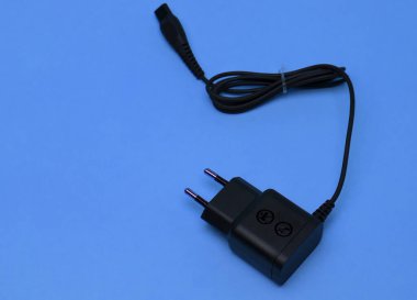  İzole et. Telefon için şarj cihazı, hafif arkaplanda