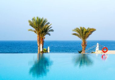 Açık hava turizmi. Yüzme havuzlu lüks sahil beldesi