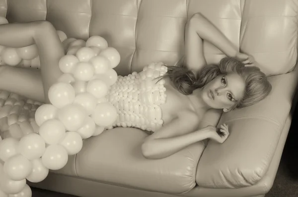 Girl and balloons — Stock Photo, Image