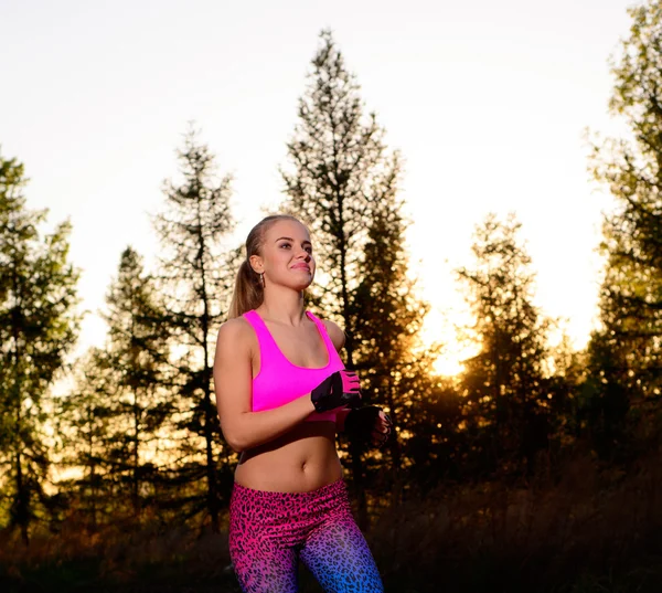 Ragazza atletica — Foto Stock