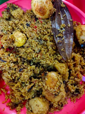 Güney Hindistan Yumurta Biryani Tabağı 