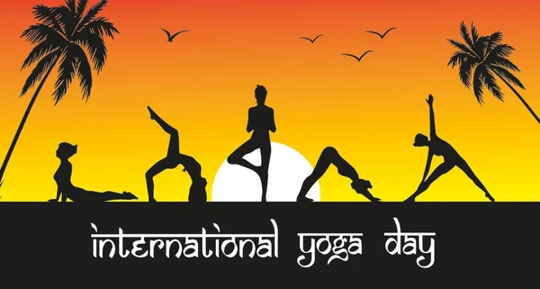Uluslararası Yoga Günü Gün Doğumunda Güneş Selamı Yogası — Stok fotoğraf