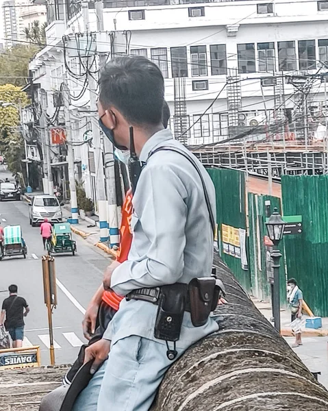 Gardiyan, Intramuro 'ları korumak için basit bir görev üstlendi..