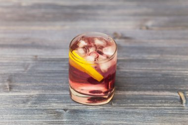 Soğuk buz içkiyle Berry yenileniyor 