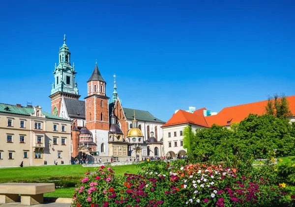 Castillo de Wawel y plaza de la catedral Cracovia, Polonia — Foto de Stock