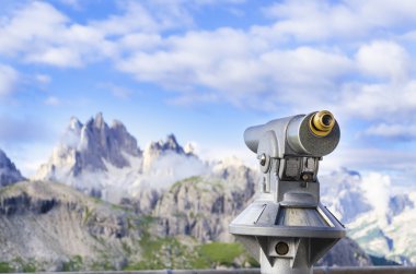 Binoküler Dolomites Dağ Manzaralı