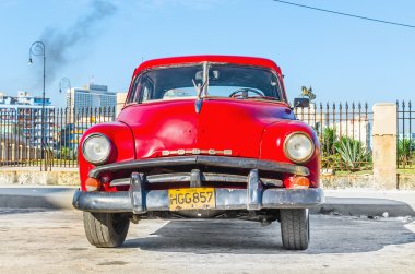Klasik Amerikan kırmızı araba
