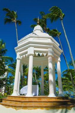 Güzel beyaz çardak