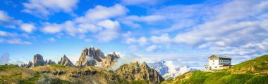 Tre Cime yakınındaki Auronzo barınak