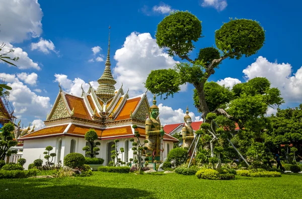 Grande palácio templo budista — Fotografia de Stock