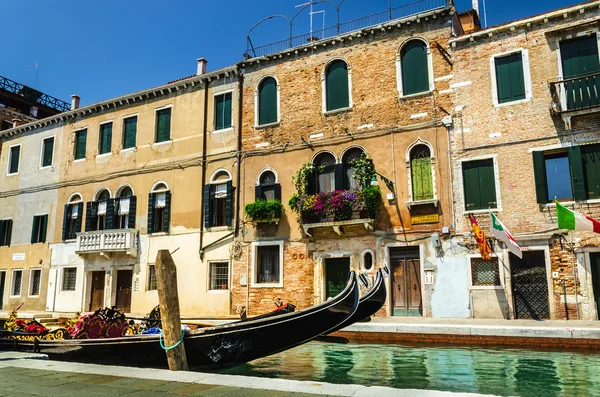 Beautiful romantic Venetian scenery — Stock Photo, Image