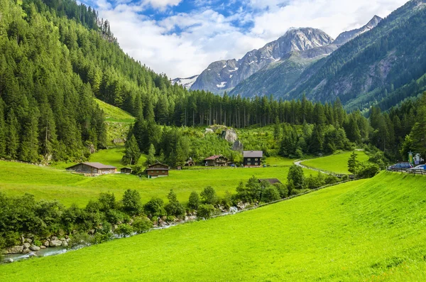 Piękny krajobraz alpejski — Zdjęcie stockowe