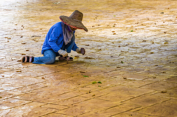 Employee renews the floor