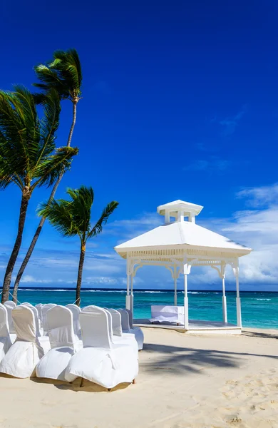 Casamento romântico gazebo perto do oceano — Fotografia de Stock