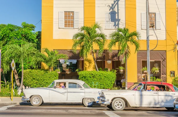 Carros americanos clássicos — Fotografia de Stock