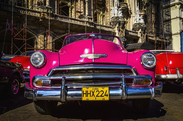 Geparkte Autos in Havanna — Stockfoto