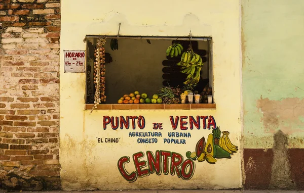 Tienda cubana de verduras y frutas — Foto de Stock