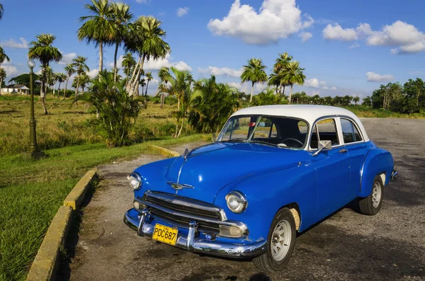 Azul clásico coche americano — Foto de Stock