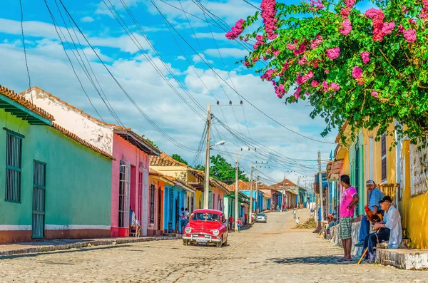 Roxo e branco clássico carro americano — Fotografia de Stock