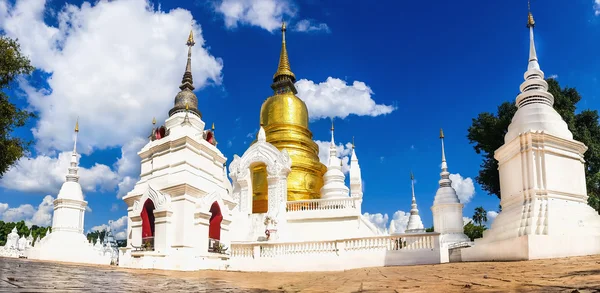 Templo de Wat Suan Dok en Tailandia — Foto de Stock